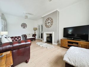 Lounge- click for photo gallery